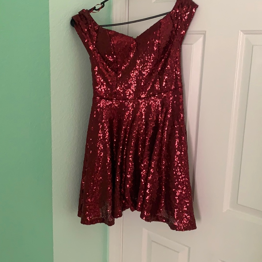 Off the shoulder short puffy dress